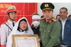 Tặng Huân chương Bảo vệ Tổ quốc hạng Ba cho 3 chiến sỹ CSGT hy sinh