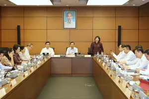 ĐBQH đề nghị sớm tăng lương cho cán bộ, công chức, người lao động