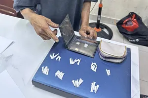 Công an quận 1 bắt người mua bán ma túy thì phát hiện bị can truy nã