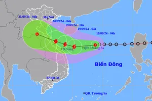 Rạng sáng mai, bão số 4 cách Quảng Bình, Đà Nẵng khoảng 340km