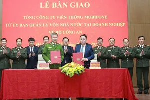 Trang trọng Lễ bàn giao Tổng Công ty Viễn thông MobiFone về Bộ Công an