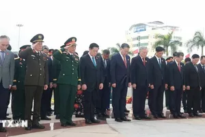 Tổng Bí thư Tô Lâm dâng hương tưởng niệm các anh hùng liệt sĩ tại Đà Nẵng