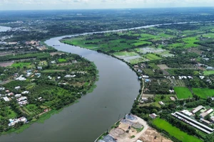 Người đàn ông ở Tây Ninh cứu kịp người nhảy cầu Đức Huệ