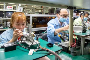 Hoạt động sản xuất tại Công ty Datalogis trong Khu công nghệ cao TP.HCM. 