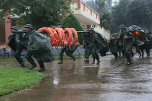 CẬP NHẬT: Các nơi chạy đua ứng phó đợt mưa như trút nước do bão Thần Gió