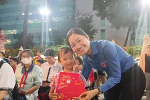 Học sinh mồ côi, nghèo hiếu học