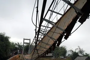 Bộ Công an chỉ đạo điều tra vụ sập cầu treo Chu Va 6