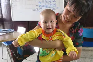 Lần đầu tiên cứu sống bệnh nhi bằng lọc máu liên tục