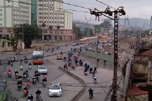 Thành ủy Hà Nội lên tiếng về đường Trường Chinh bị cong