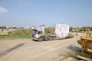 Xe khủng tiếp tục “tẩu thoát” trước mũi cơ quan chức năng