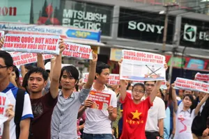 Mít tinh tại Cần Thơ: Trung Quốc phải rút giàn khoan và lực lượng hộ tống vô điều kiện 