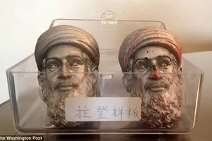 CIA bí mật làm búp bê dọa trẻ con?