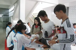 Những chuyện bên lề ghi ở ngày làm thủ tục đăng ký dự thi đại học 