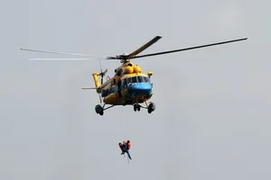 Tại sao các chiến sĩ không nhảy dù khi máy bay rơi?