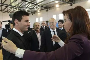 Lionel Messi lên tiếng sau những chỉ trích về Quả bóng Vàng