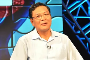 Bộ trưởng Giáo dục giải toán “đầu cừu, đuôi thuyền trưởng”