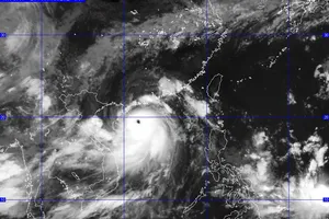 Từ đêm nay, các tỉnh đông bắc bộ oằn mình hứng bão giật cấp 14