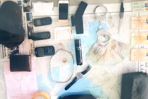 Còng tay, cướp tài sản thiếu nữ sau khi ân ái