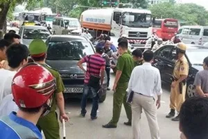 Bắt Phó ban Tổ chức Quận uỷ liên quan vụ giết người trên xe ô tô