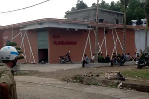 Kinh hoàng: 6 thanh niên chết ngạt trong phòng hát Karaoke