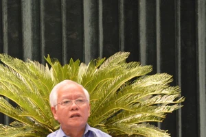 Lãnh đạo TP bất ngờ điểm danh cán bộ vắng họp