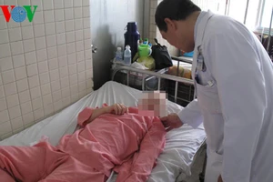 Chồng đánh vợ đến hôn mê, liệt nửa người bên trái