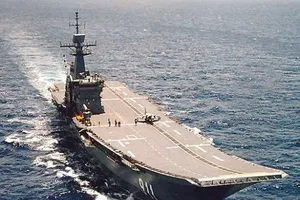 7 tàu sân bay lớn nhất 'siêu tinh vi' trên thế giới