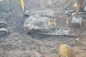 Tạm giữ hòn đá bán quý gần 30 tấn, trị giá nhiều tỉ đồng