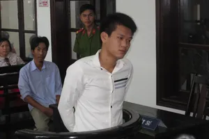 Vác đao chém người vì bị nói 'nhỏ mà hung dữ'