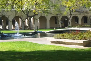 Harvard và Yale rớt khỏi top 10 các trường đại học tốt nhất