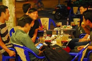 Ngành giao thông kêu gọi 'bớt uống rượu bia, tăng cường uống sữa'