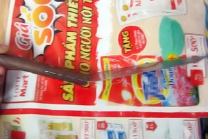 Lao vào đánh vợ rồi đâm cả 2 người can ngăn 