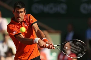 Thắng Murray, Djokovic hẹn Wawrinka ở chung kết Pháp mở rộng