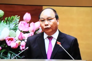 PTT Nguyễn Xuân Phúc trả lời chất vấn về chặt cây, lấp sông 