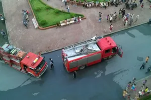 Cháy căn hộ chung cư ở tầng 13, người dân hoảng loạn