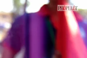 Tình nguyện viên tiếp sức mùa thi 'bá đạo' nhất Sài Gòn