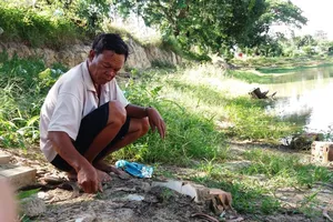 Bốn mươi năm mưu sinh nhờ... 'cá âm phủ' 