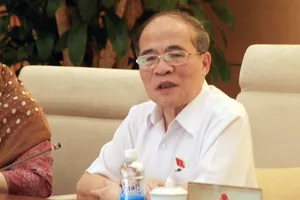 'Lúc đi thì rồng rắn, giám sát xong lại để trôi'