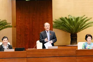 Chủ tịch Quốc hội lần đầu tiên trả lời chất vấn
