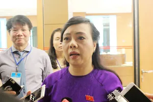 Mua thuốc như mua rau ở chợ, bộ trưởng y tế nói gì?