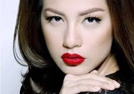 Cựu siêu mẫu Ngọc Thúy thắng kiện một tờ báo