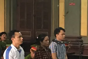 Cả gia đình buôn 600 bánh heroin, thu hàng triệu USD