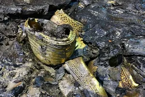 Trung Quốc phát hiện báu vật trong lăng mộ 2.000 năm tuổi