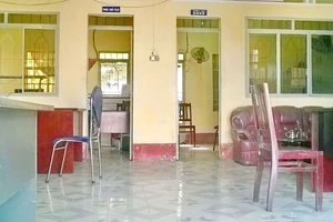 Chủ tịch xã mong thông cảm chuyện mải liên hoan để trụ sở vắng teo