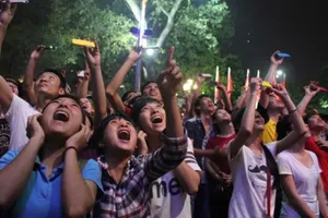 Bắn pháo hoa: Mãn nhãn hay lãng phí?