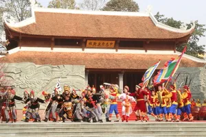 Hàng nghìn người dân tham dự lễ hội Gò Đống Đa