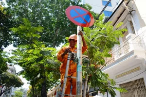 Lập tức triển khai chỉ thị cấm đỗ xe của Bí thư Đinh La Thăng