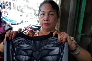 Bé trai 9 tuổi ngất xỉu vì mặc áo thun có vật thể lạ?