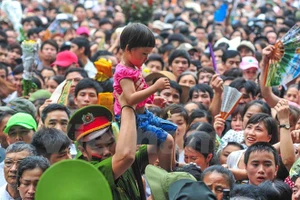 Hình ảnh đẹp về các chiến sĩ công an ở lễ hội đền Hùng