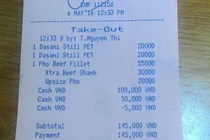 'Trí khôn' của một tiệm phở ở sân bay Tân Sơn Nhất 